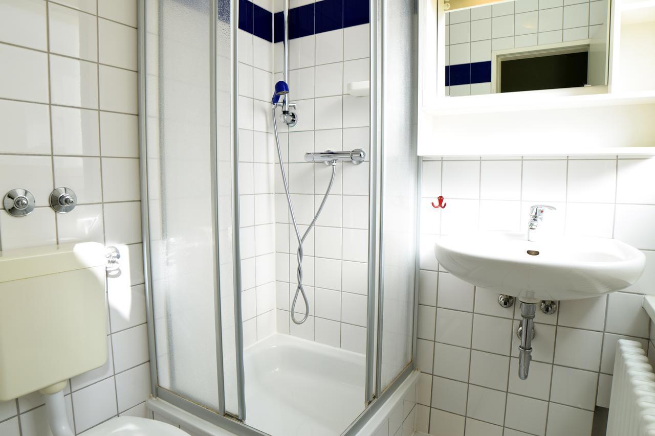 Driepersoonskamer met Badkamer